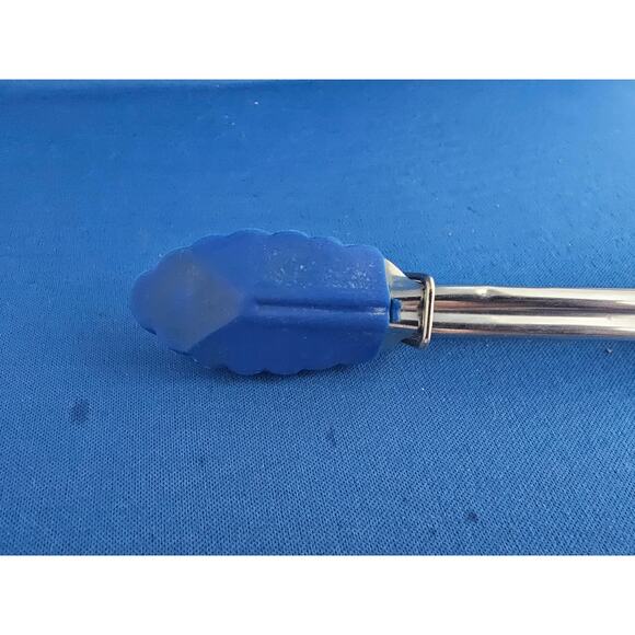 Danesco Blue Silicone/Rubber Tongs - 7" Long - used - Picture 6 of 10